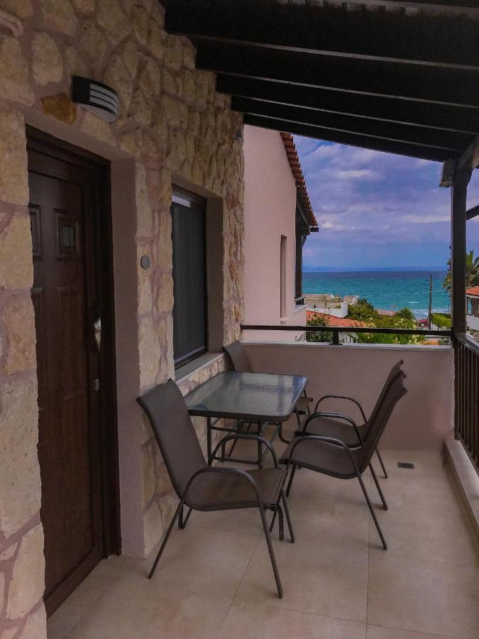 Liogerma Apartments Pefkochori Exterior photo