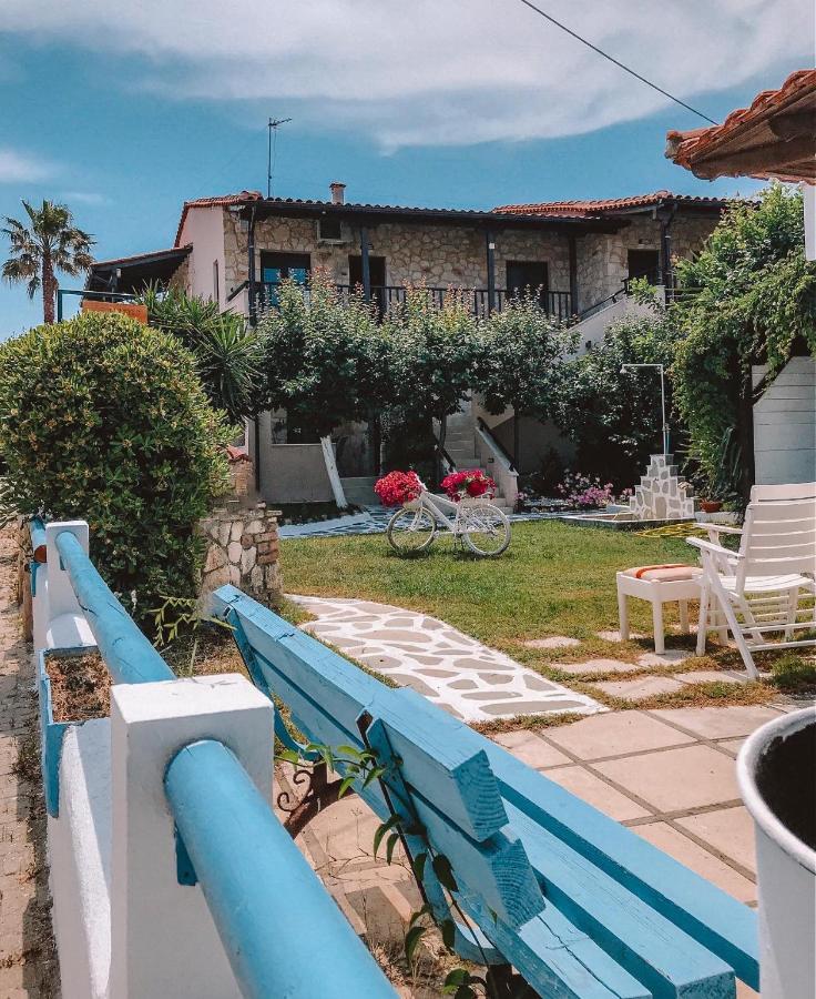 Liogerma Apartments Pefkochori Exterior photo