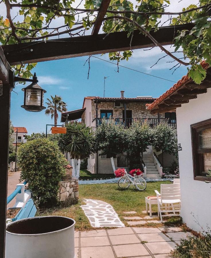 Liogerma Apartments Pefkochori Exterior photo