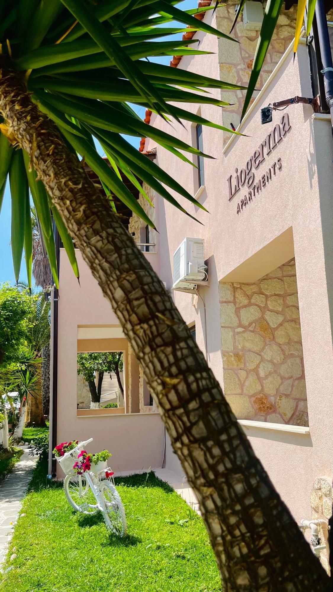 Liogerma Apartments Pefkochori Exterior photo